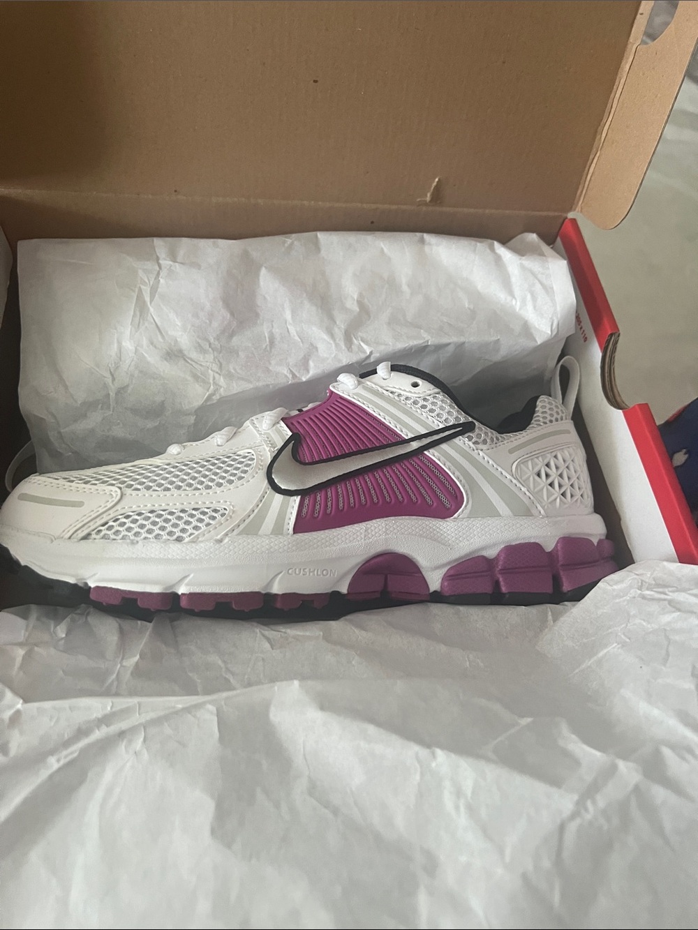 Nike Nero 5 (Brand New)